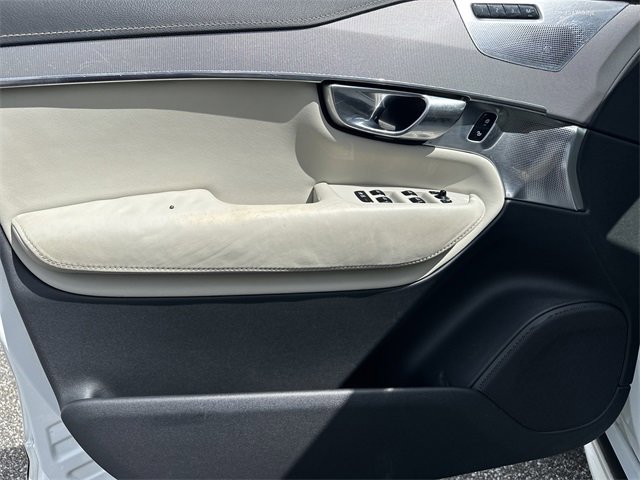 Used 2020 Volvo XC90 T6 R-Design w/ Protection Package Premier image 10