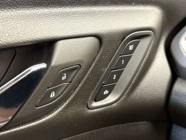 Used 2023 GMC Acadia AT4 w/ Technology Package image 12