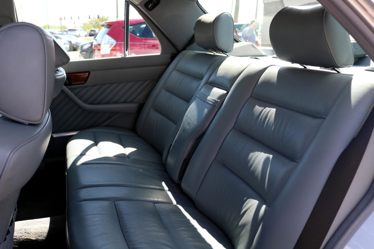 Used 1990 Mercedes-Benz 300 SE image 22