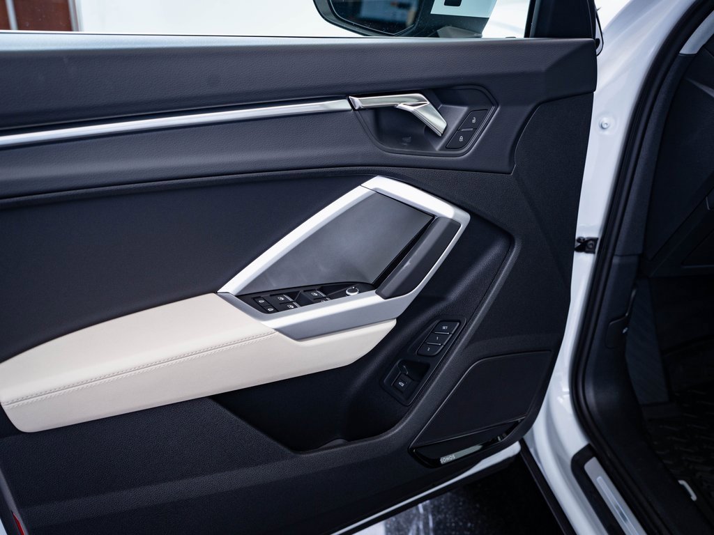 Certified 2025 Audi Q3 2.0T Premium Plus w/ Premium Plus Package image 24