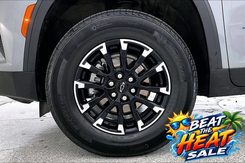 Used 2025 Chevrolet Traverse Z71 AWD/4WD image 11