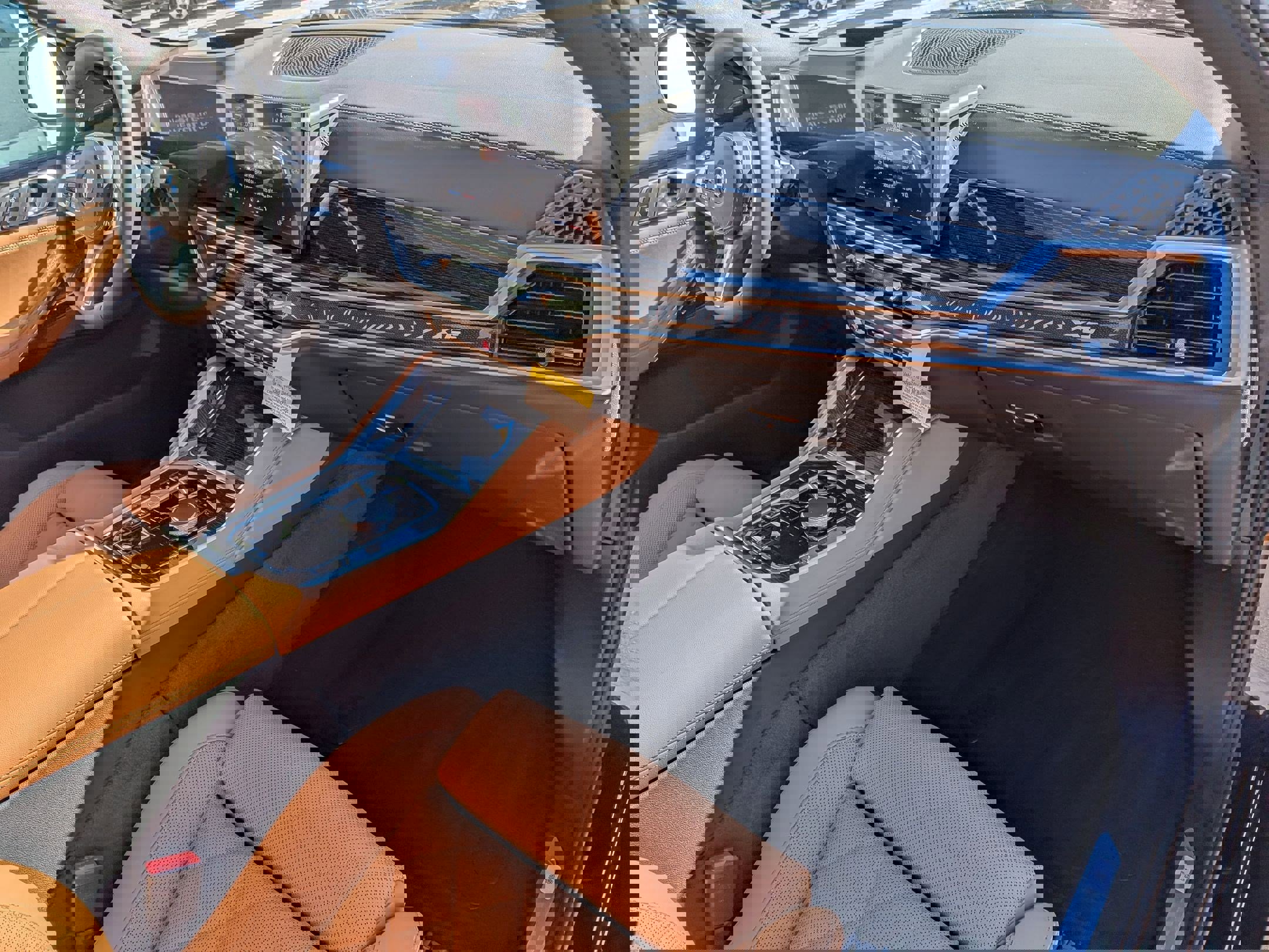 New 2026 BMW X6 xDrive40i w/ Climate Comfort Package image 40