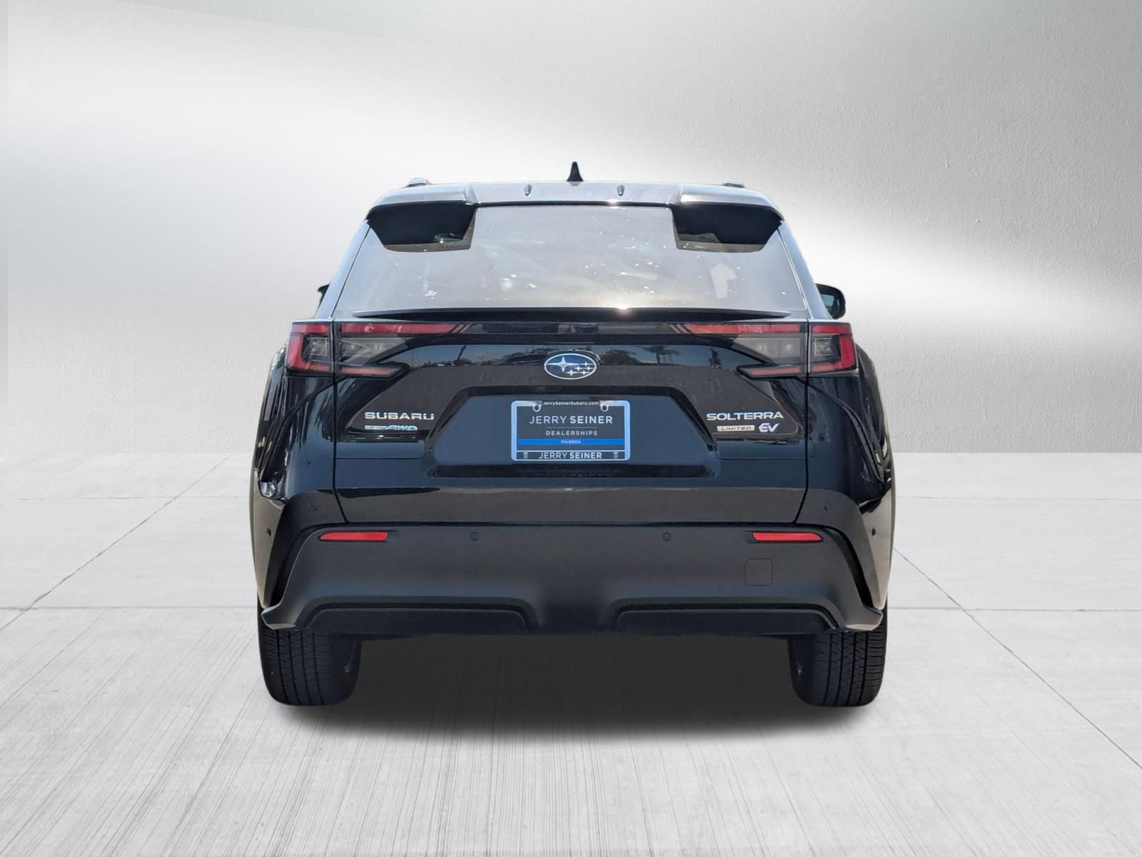 Used 2025 Subaru Solterra Limited image 4