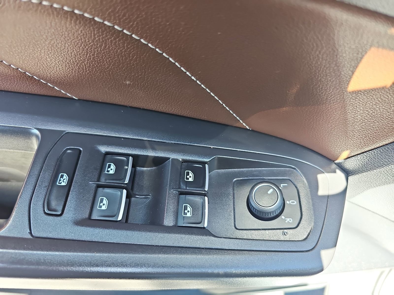 Used 2022 Volkswagen Atlas SE AWD/4WD image 29