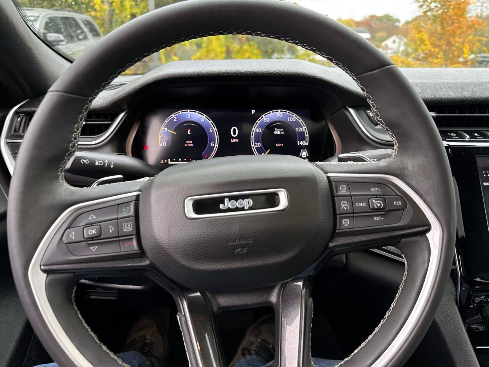 Used 2023 Jeep Grand Cherokee L Laredo image 14