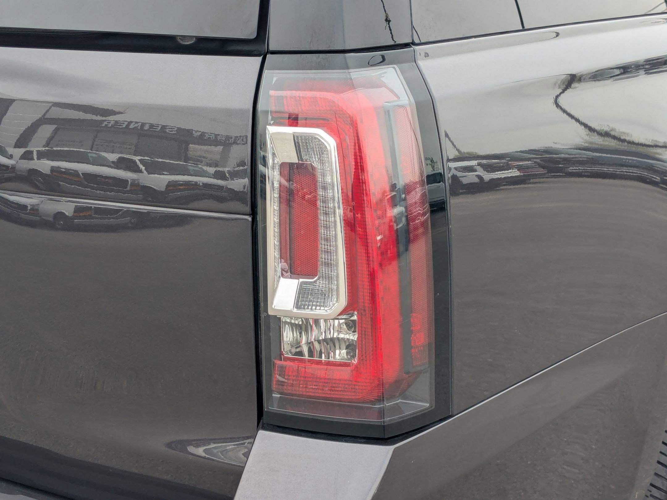 Used 2018 GMC Yukon XL Denali w/ Denali Ultimate Package image 11