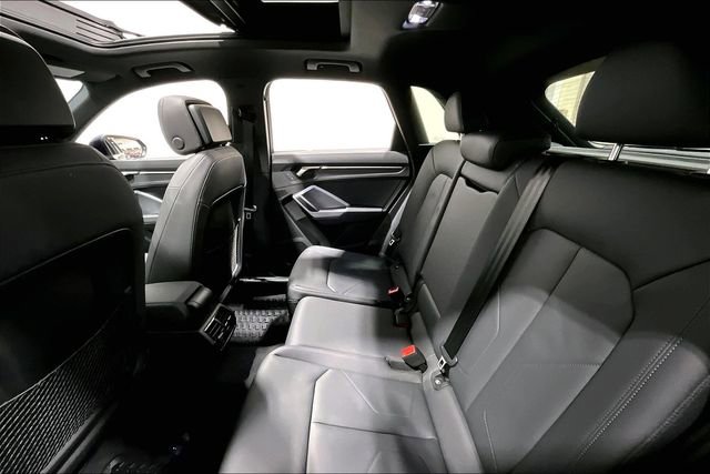 Used 2025 Audi Q3 2.0T Premium w/ Convenience Package AWD/4WD image 15