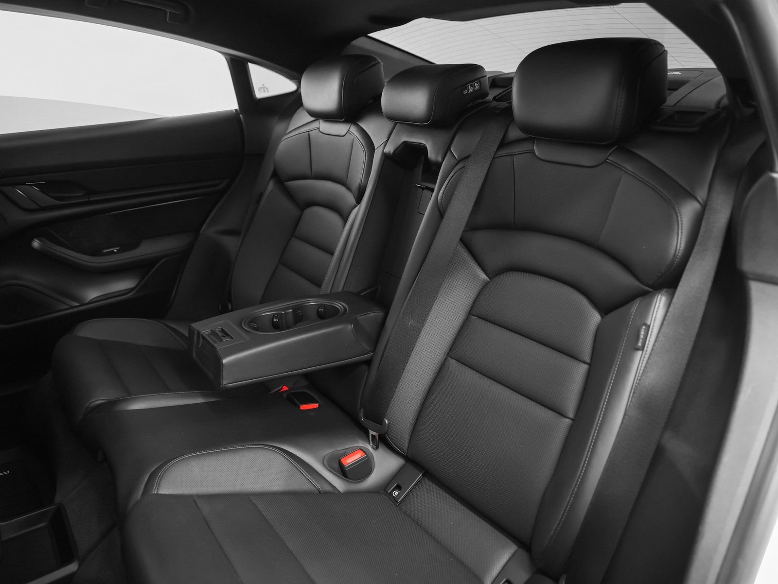 Certified 2022 Porsche Taycan image 38