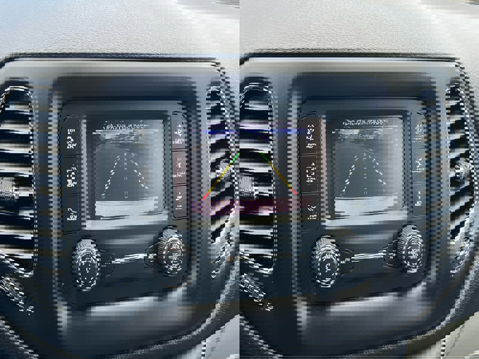 Used 2017 Jeep Compass Latitude w/ Cold Weather Group image 35