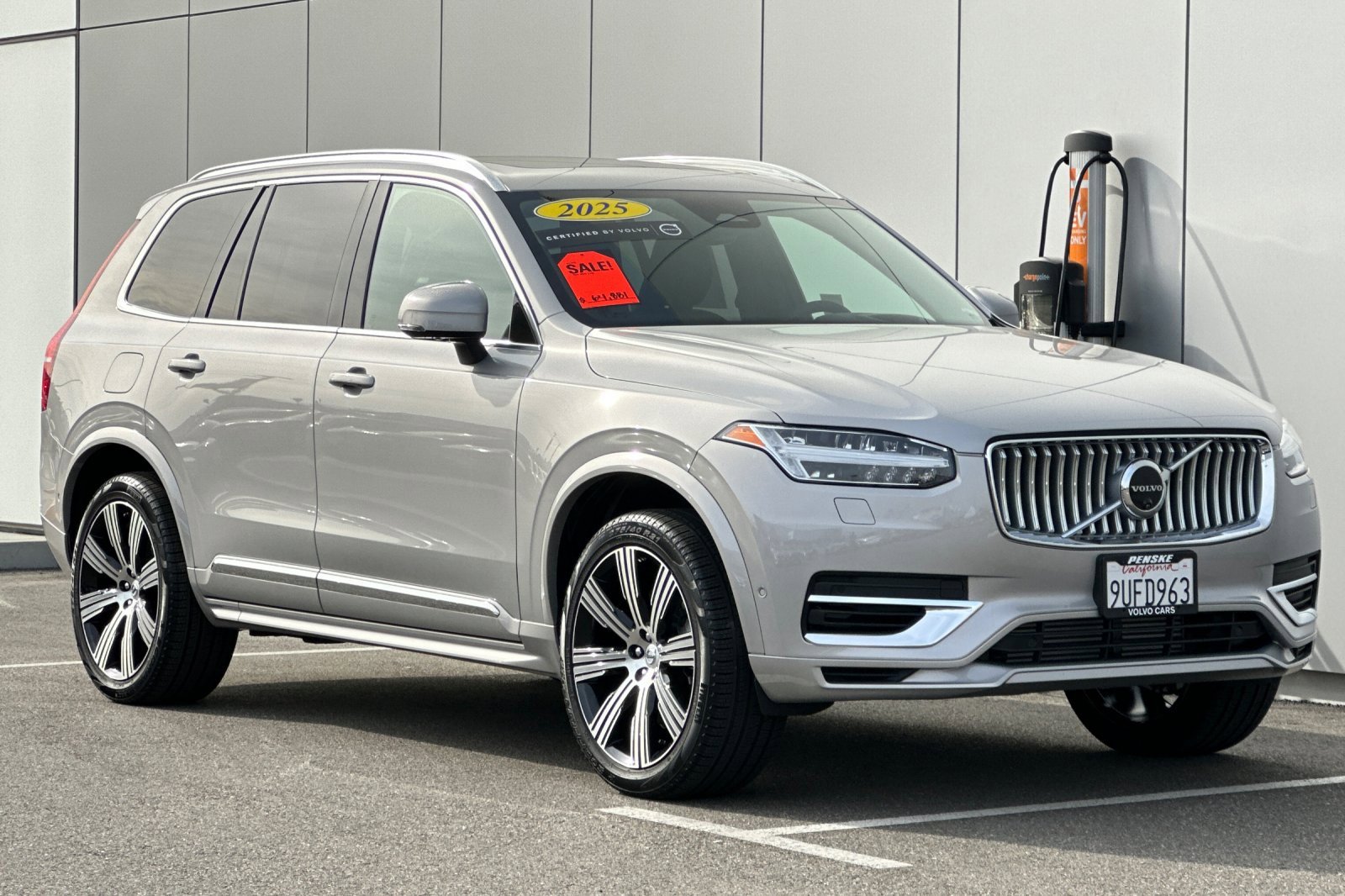 Certified 2025 Volvo XC90 T8 Ultra w/ Protection Package Premier image 7