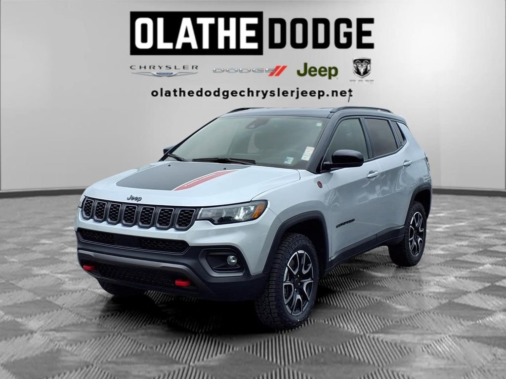 Used 2025 Jeep Compass Trailhawk AWD/4WD image 1