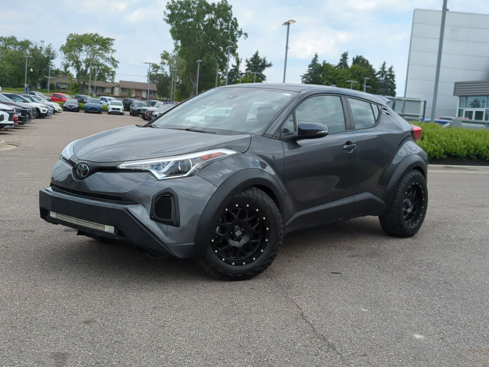 Used 2019 Toyota C-HR LE FWD video 1