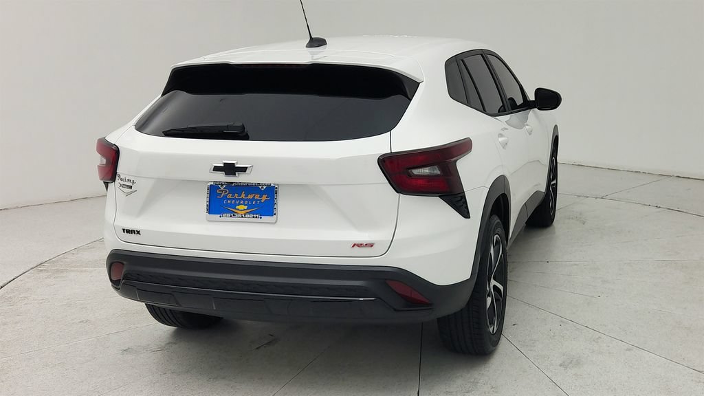Certified 2024 Chevrolet Trax RS FWD image 6