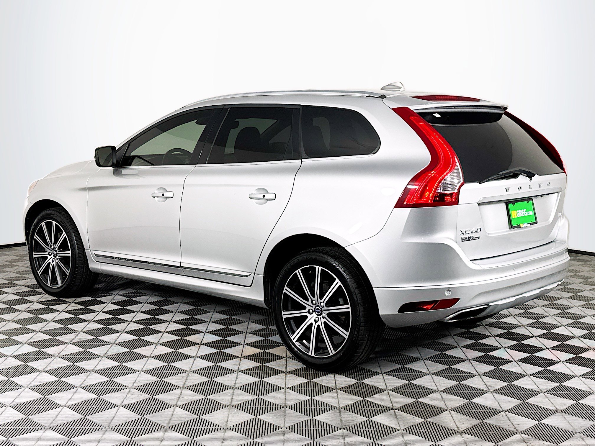 Used 2016 Volvo XC60 T5 Platinum w/ Protection Package image 6