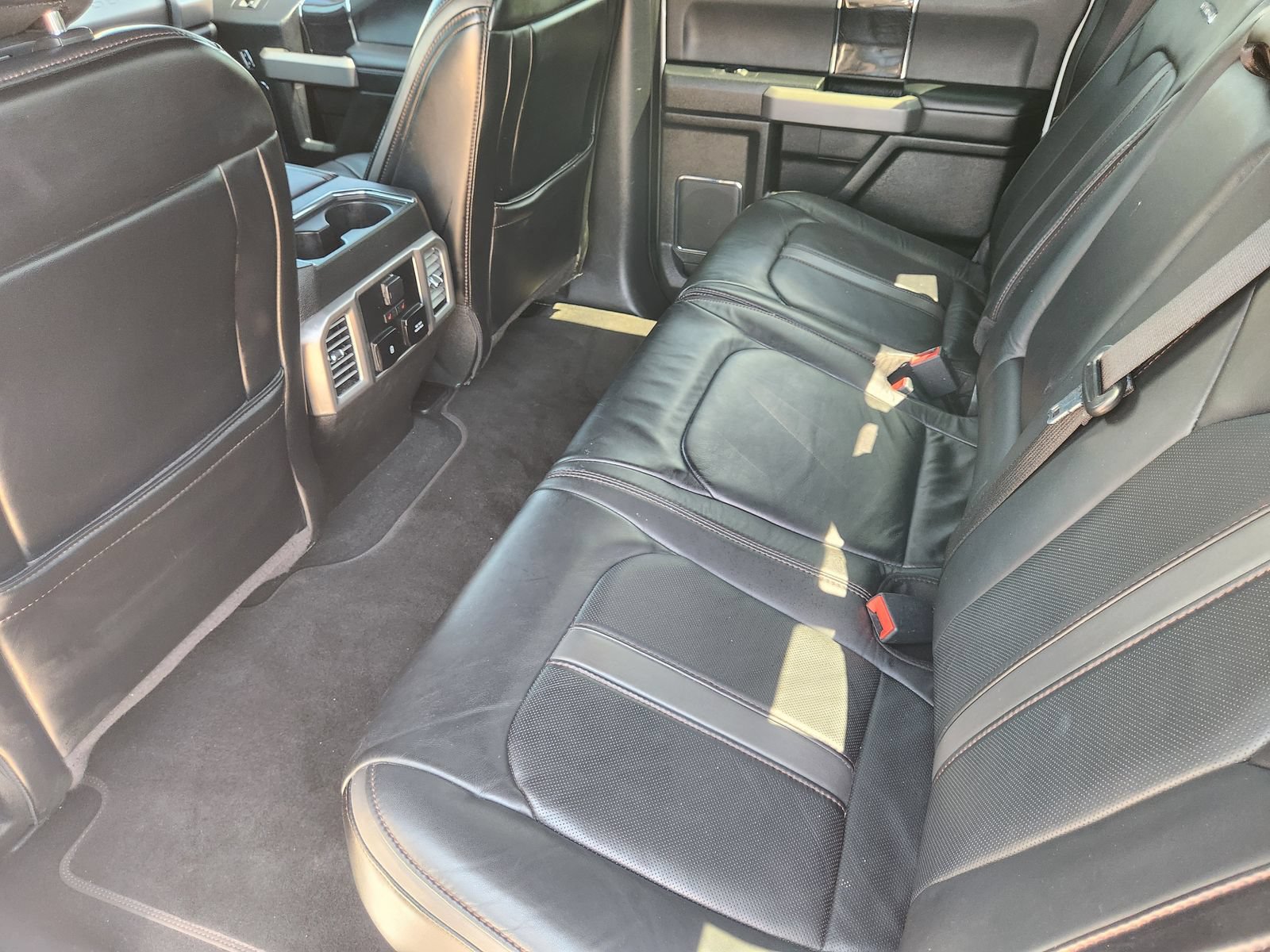 Used 2020 Ford F450 Platinum w/ FX4 Off-Road Package AWD/4WD image 32