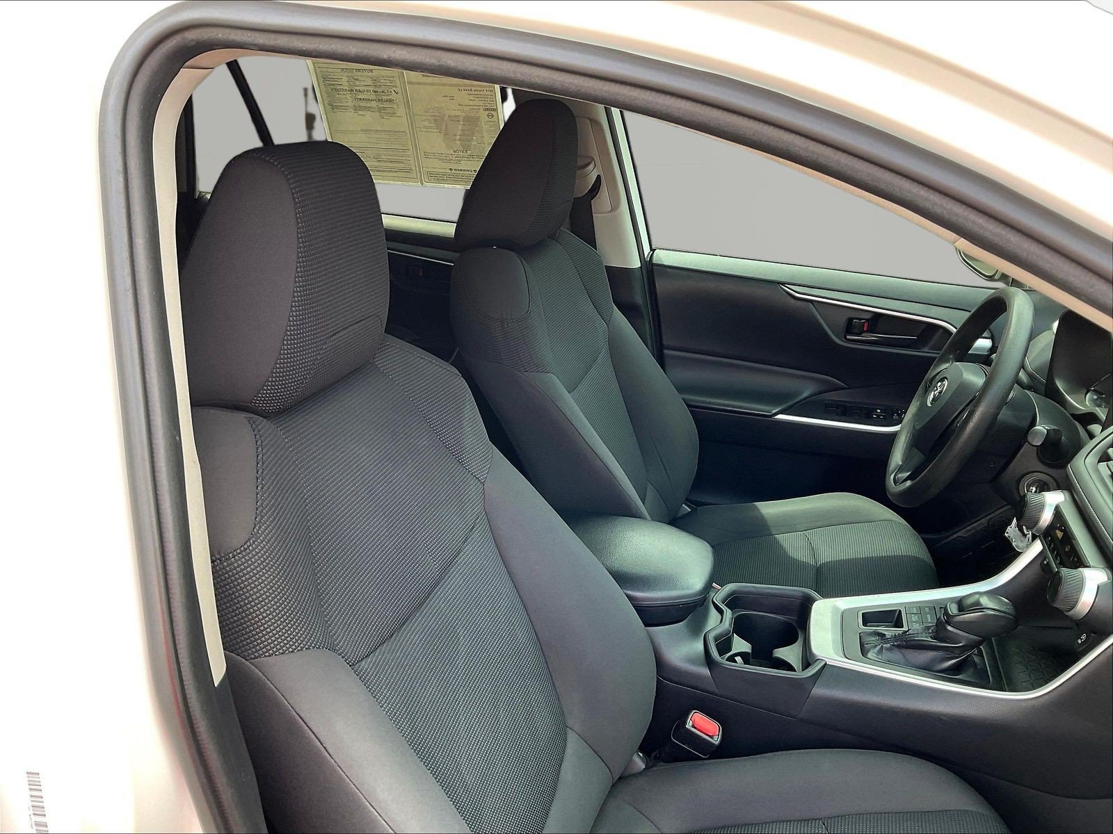 Used 2019 Toyota RAV4 LE AWD/4WD image 28