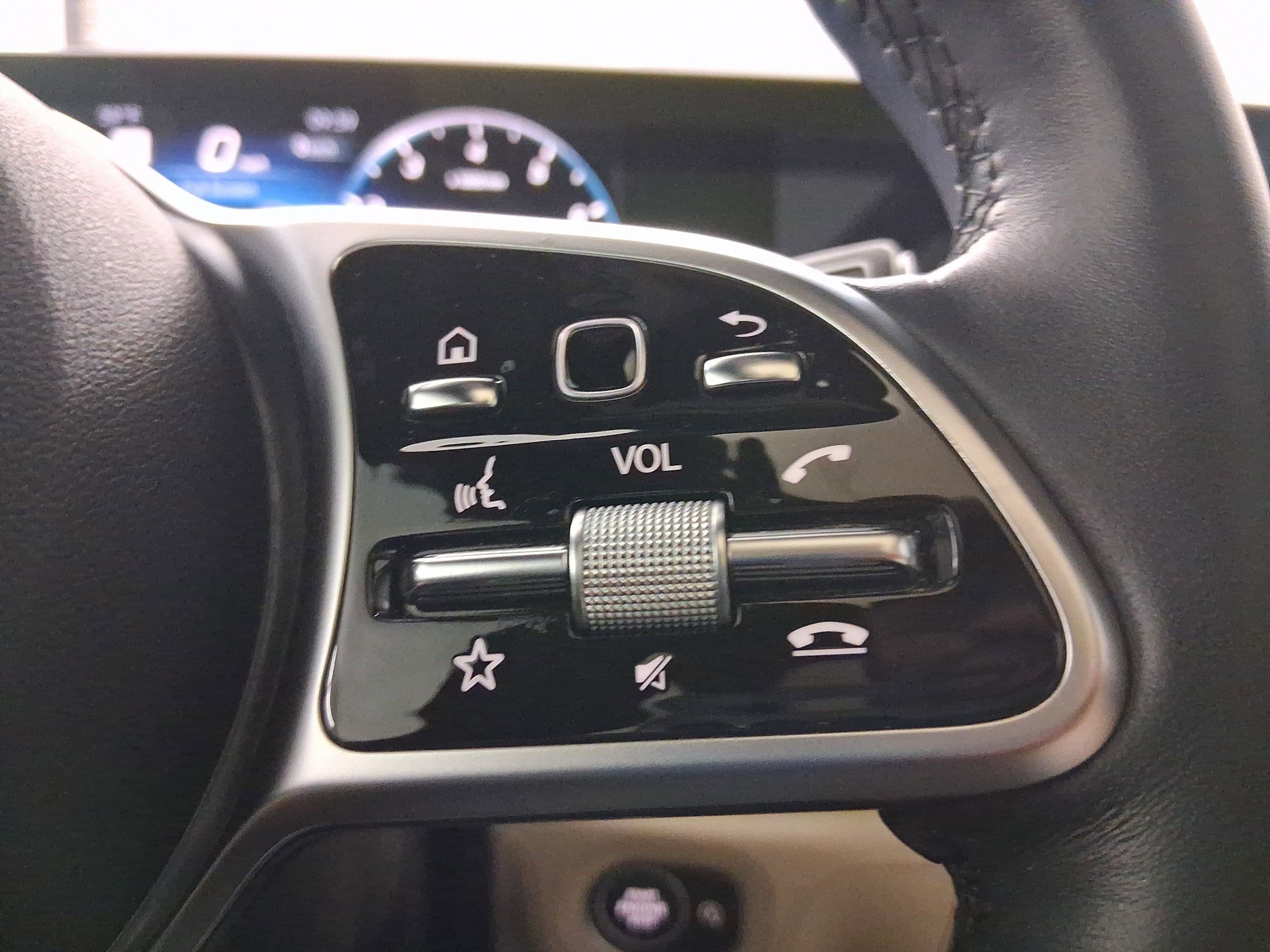 Used 2023 Mercedes-Benz GLS 450 4MATIC image 16