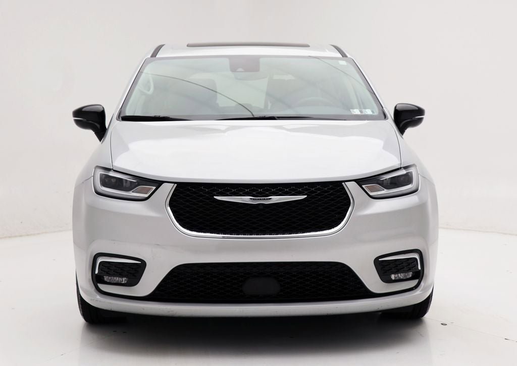 Used 2024 Chrysler Pacifica Limited FWD image 5