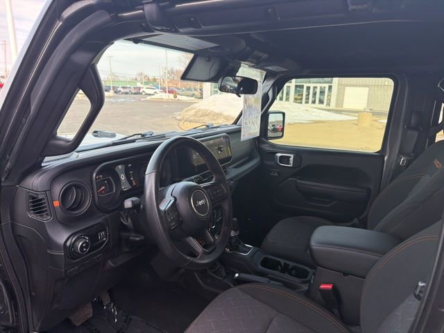 Used 2024 Jeep Gladiator Mojave w/ Convenience Group image 18