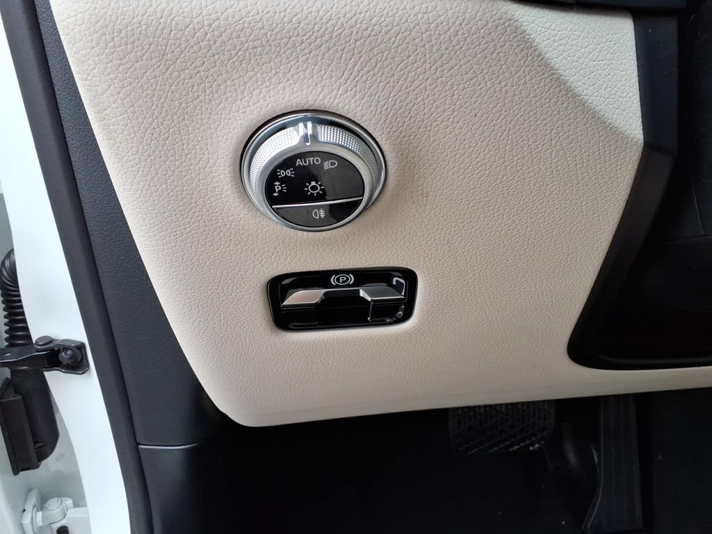New 2026 Mercedes-Benz GLC 300 4MATIC image 17