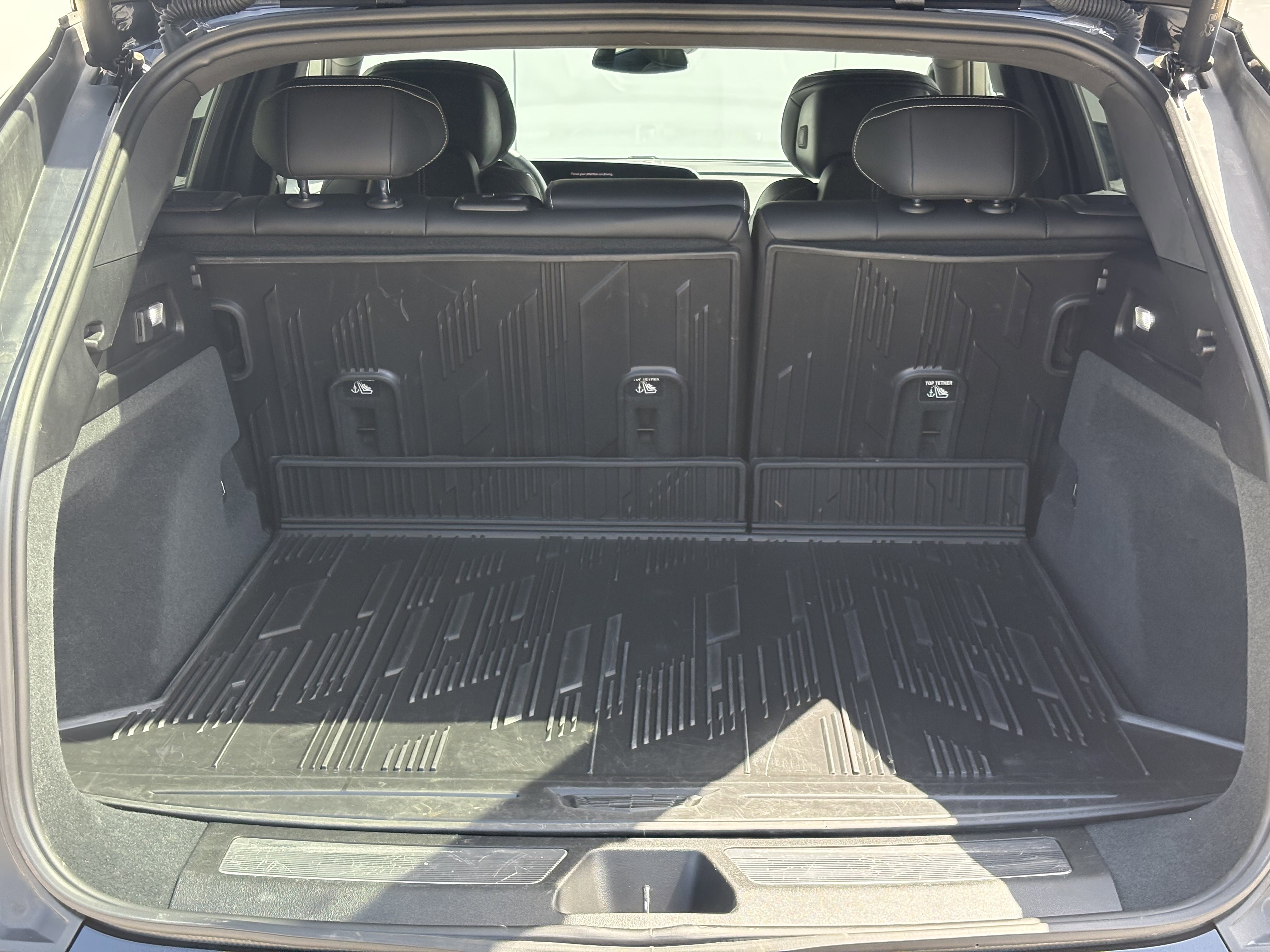 Used 2024 Cadillac Lyriq Sport w/ LPO, Floor Liner Package AWD/4WD image 9