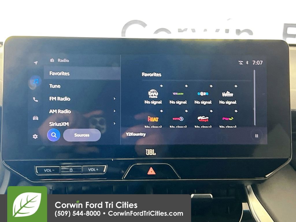 Used 2024 Toyota Venza Limited image 23