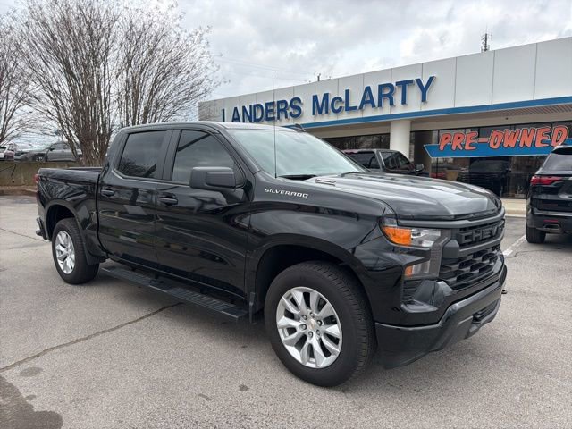 Used 2025 Chevrolet Silverado 1500 Custom image 1