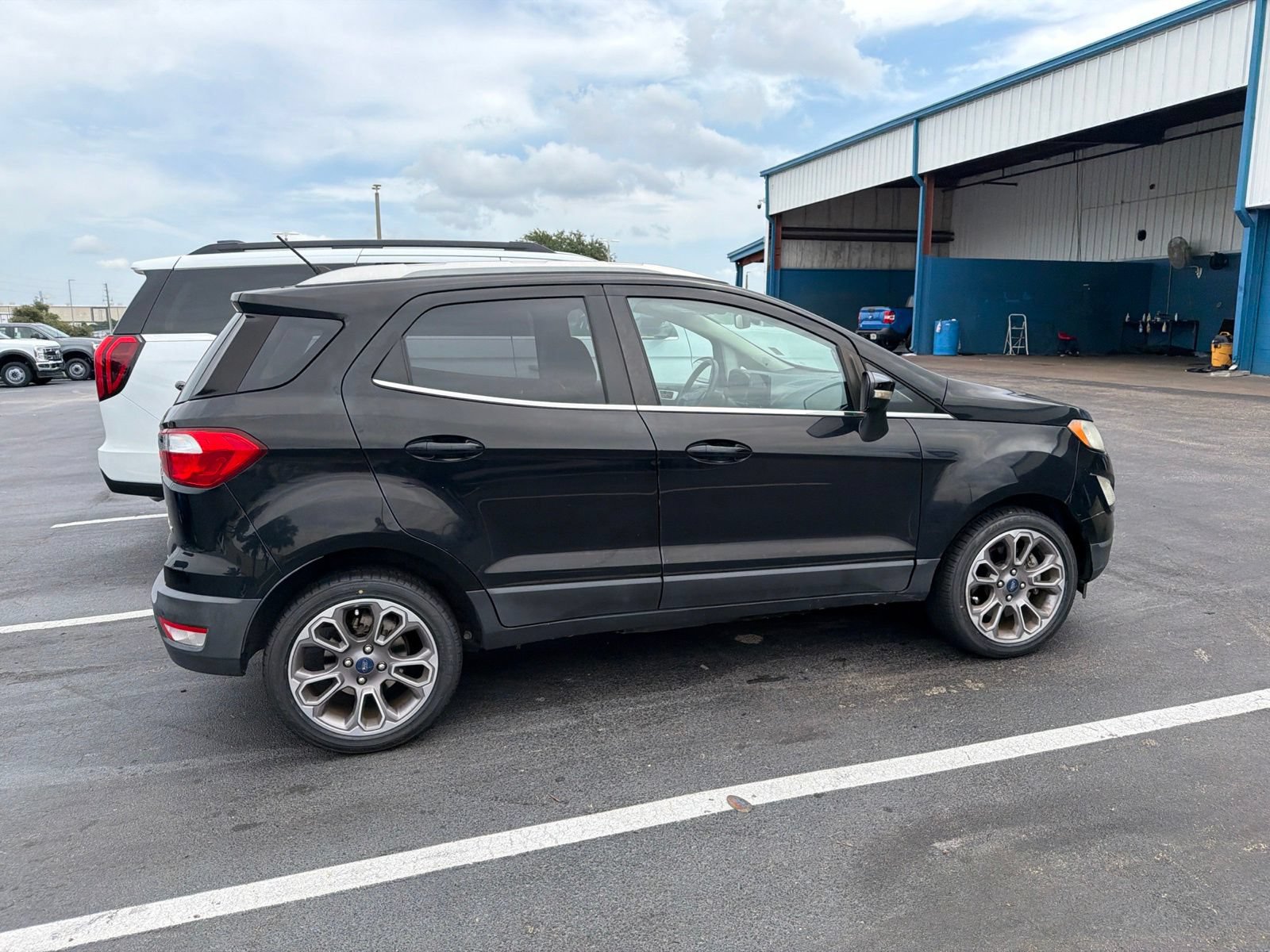 Certified 2019 Ford EcoSport Titanium FWD image 4