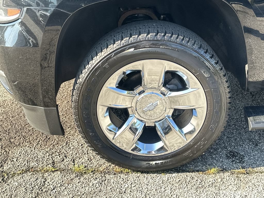 Used 2017 Chevrolet Suburban Premier AWD/4WD image 11