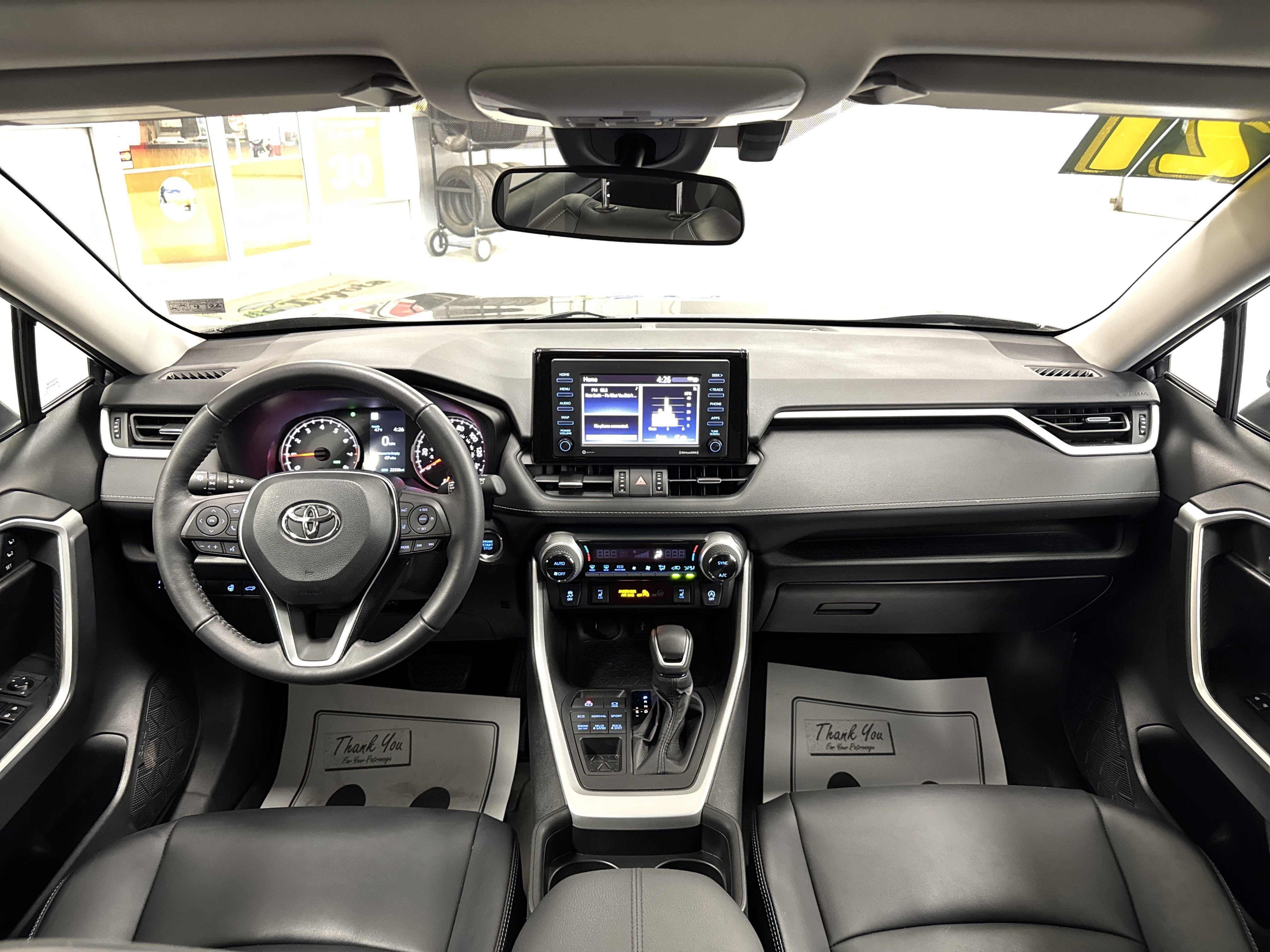 Used 2021 Toyota RAV4 XLE Premium image 19