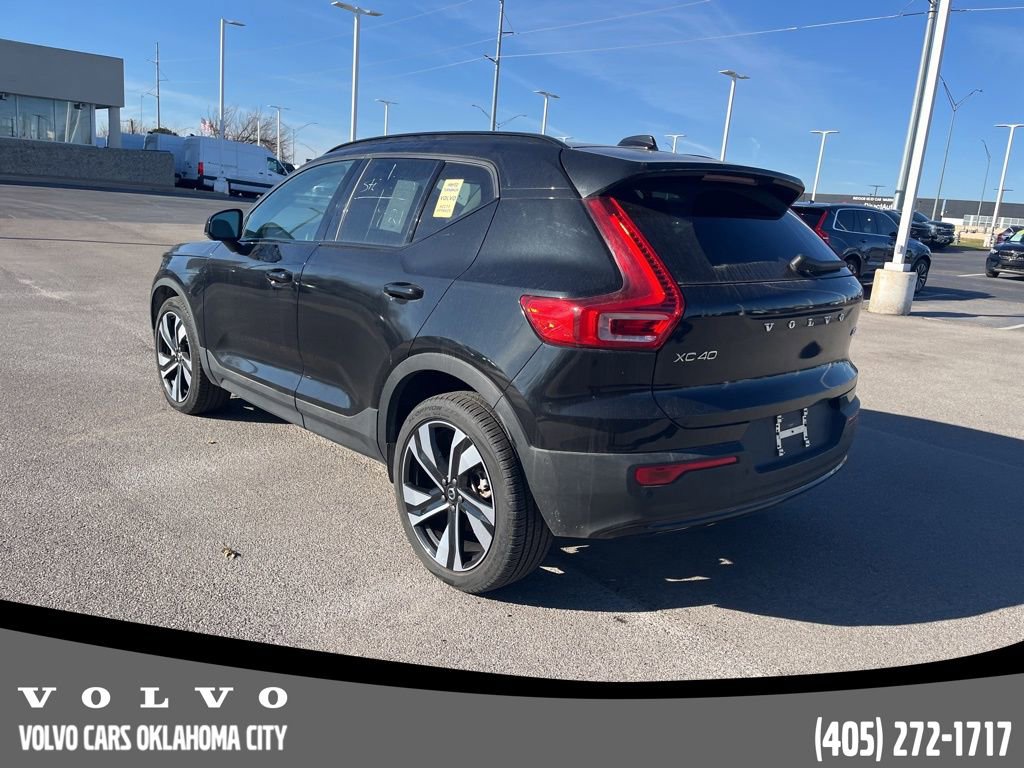 Certified 2025 Volvo XC40 B5 Plus image 7