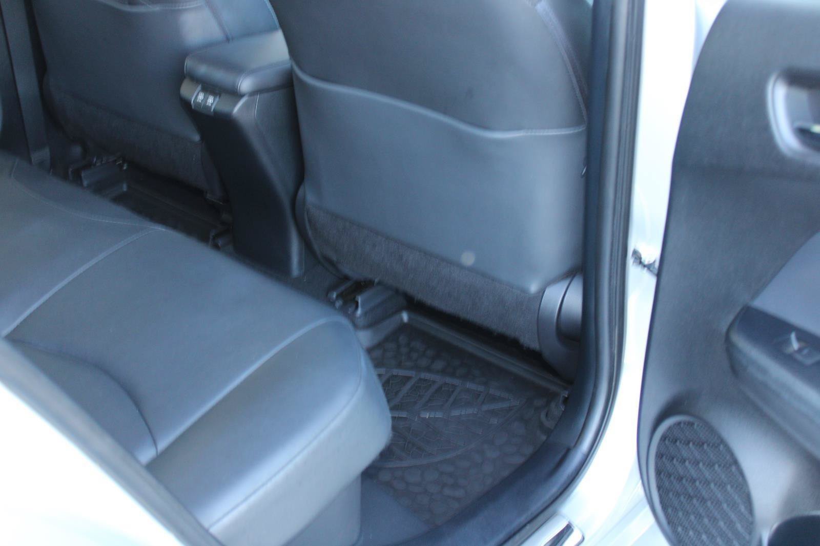 Used 2020 Toyota Prius Prime XLE FWD image 41