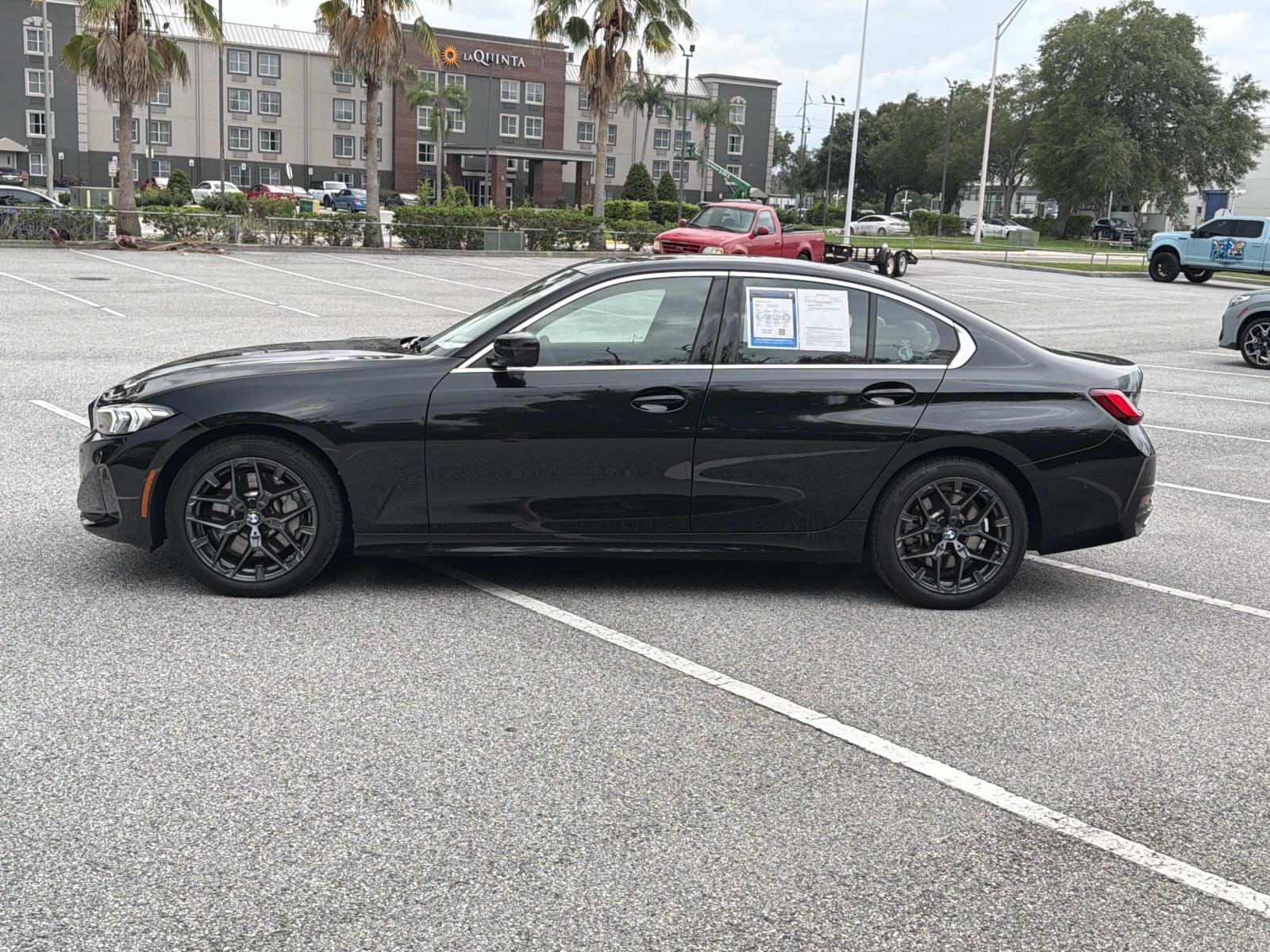Certified 2025 BMW 330i Sedan RWD image 7