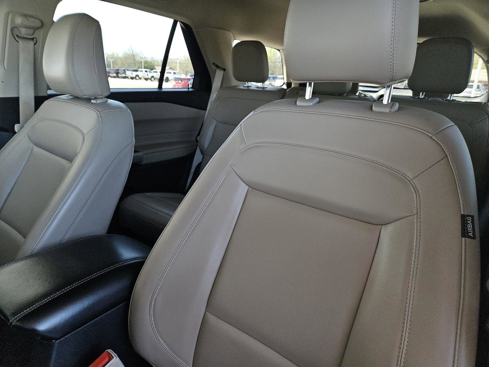 Used 2023 Ford Explorer XLT w/ Equipment Group 202A image 23