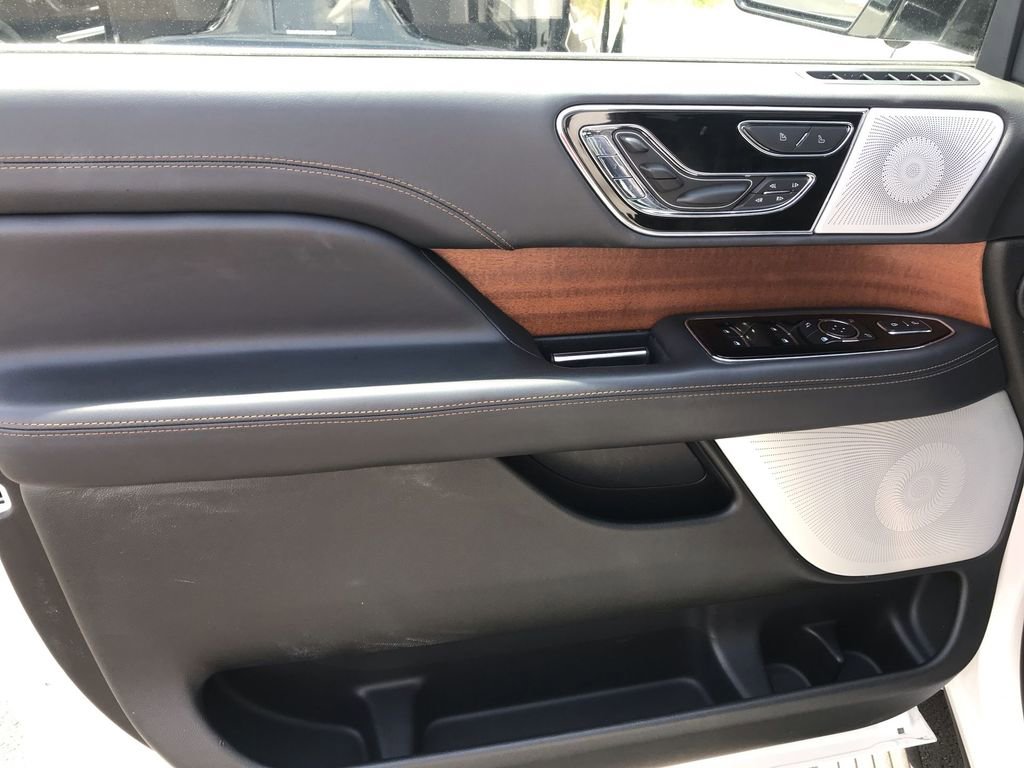 Used 2022 Lincoln Navigator L Black Label AWD/4WD image 13