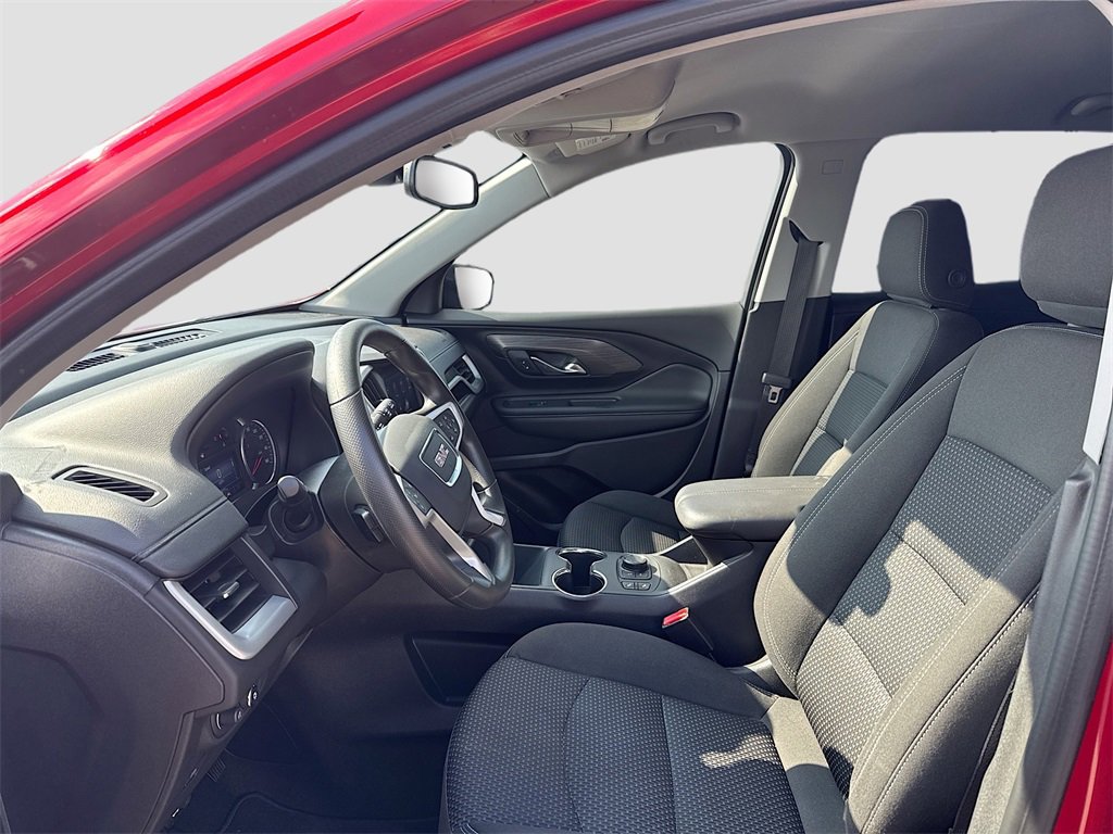 Used 2024 GMC Terrain SLE w/ Driver Convenience Package image 10