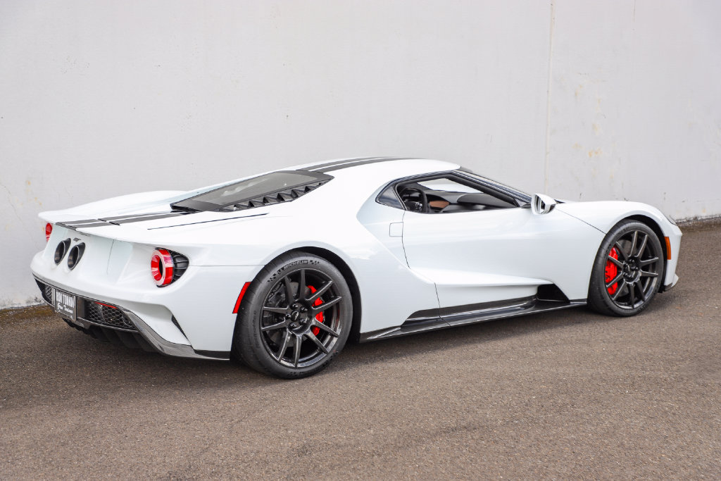Used 2017 Ford GT RWD image 17