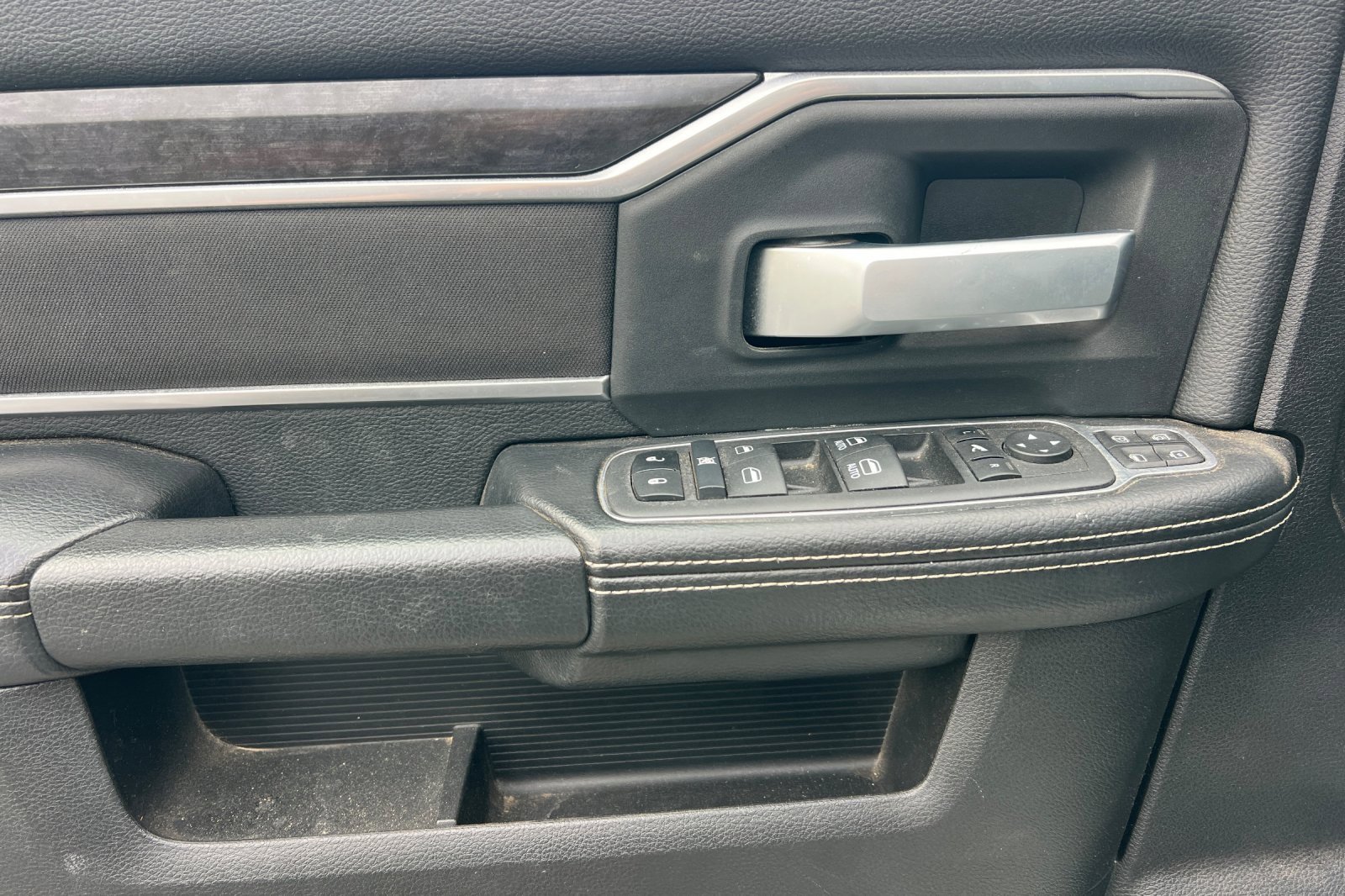 Used 2024 RAM 3500 Big Horn image 11