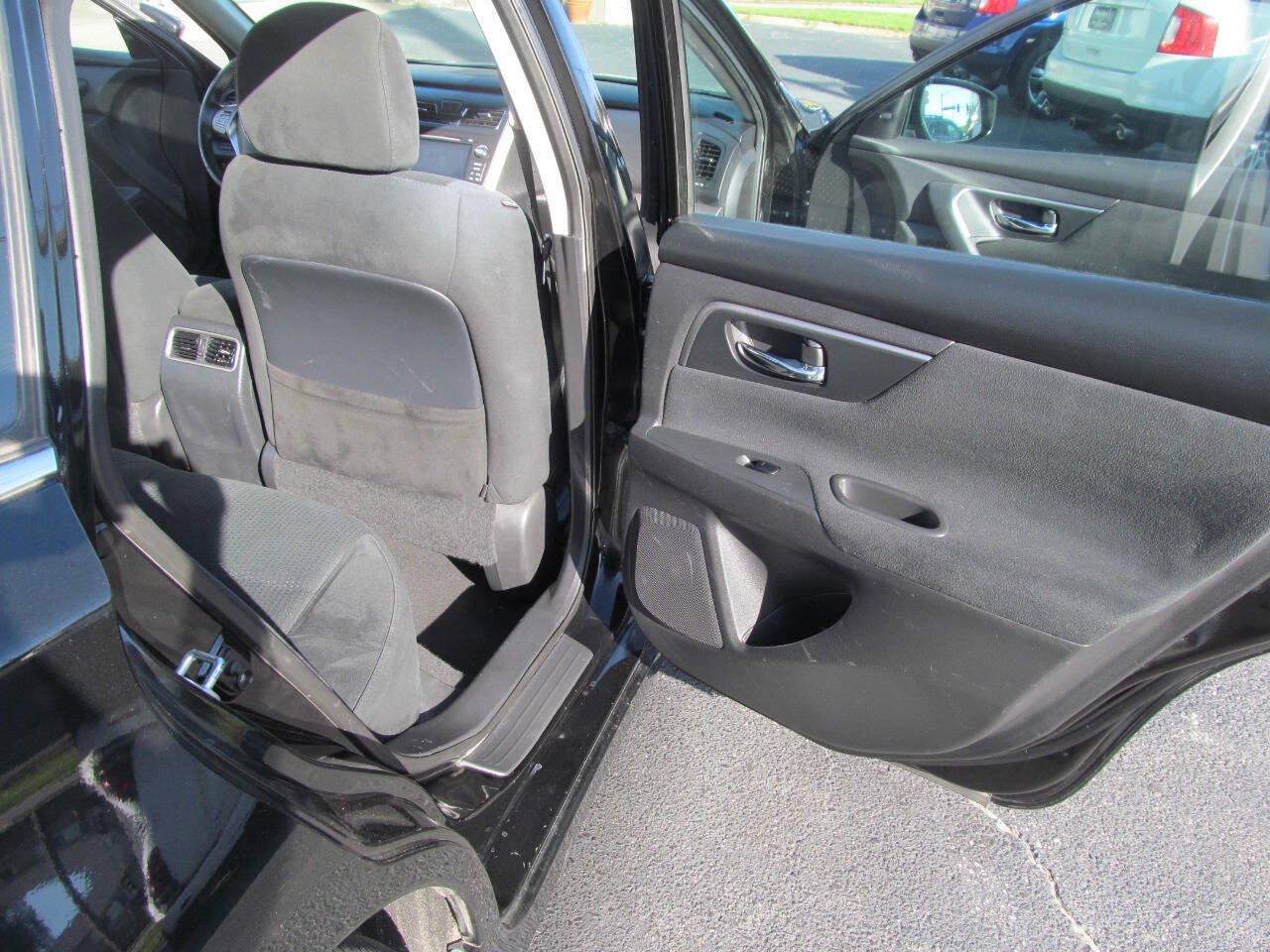 Used 2015 Nissan Altima 2.5 SV w/ Convenience Package FWD image 18