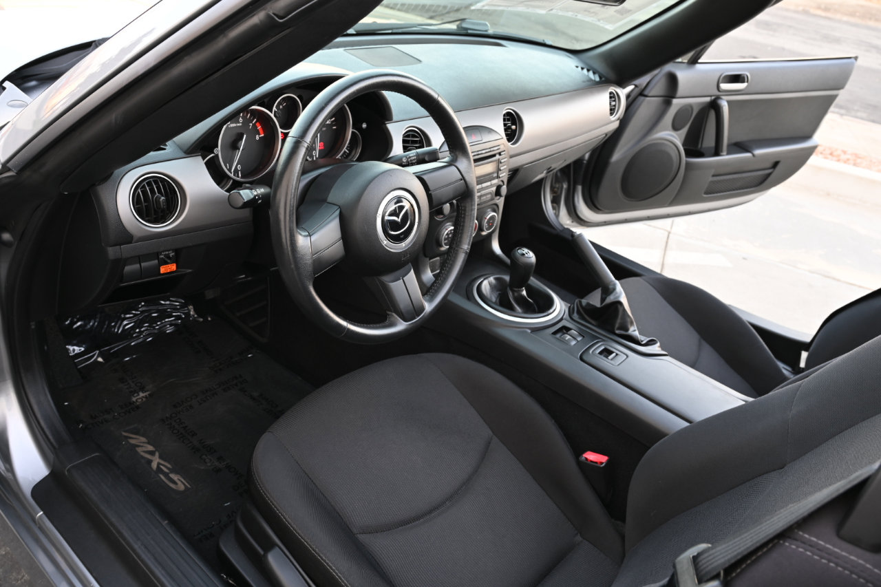 Used 2009 MAZDA MX-5 Miata Sport image 17