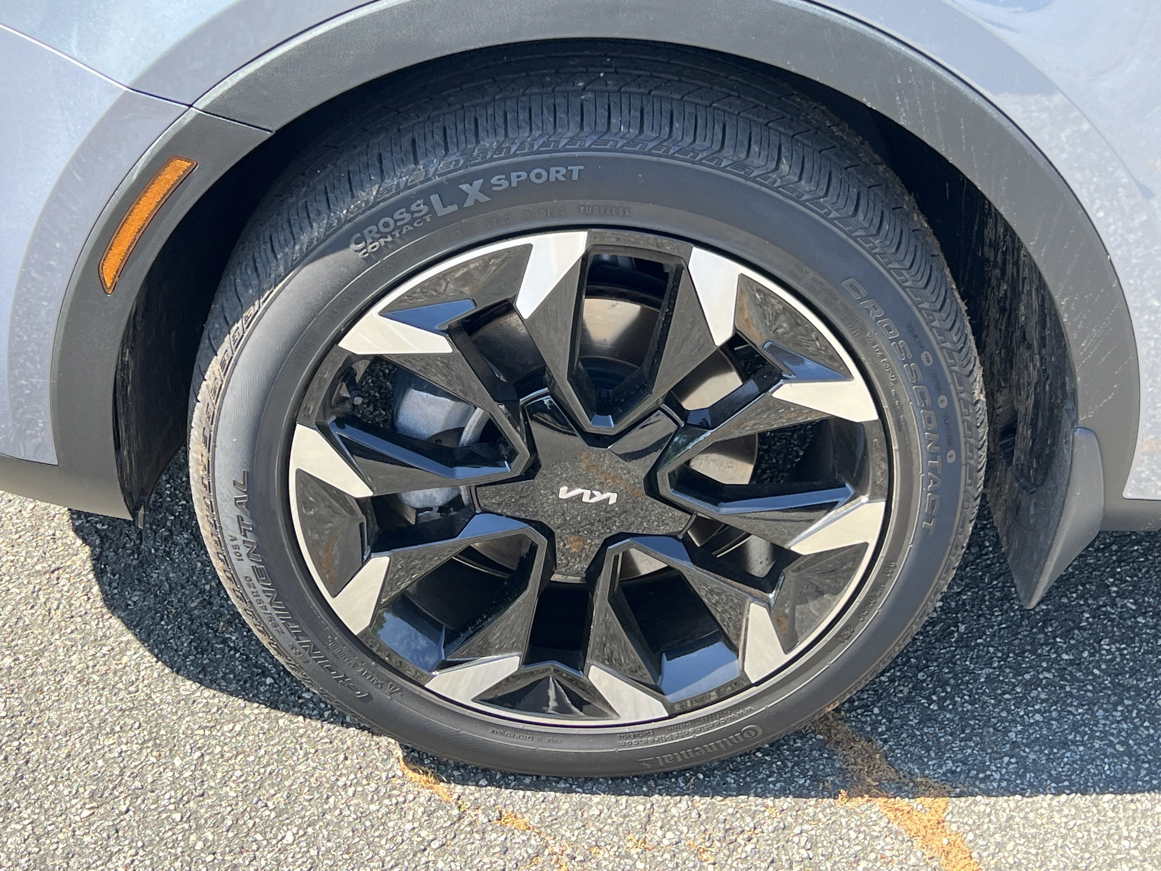 Certified 2025 Kia Sorento EX w/ Panoramic Sunroof Package image 11