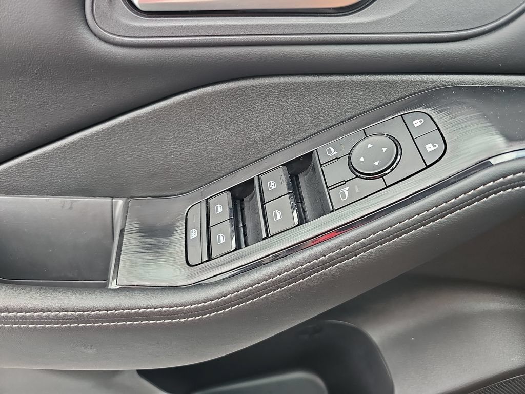 Used 2026 Nissan Rogue SV FWD image 26