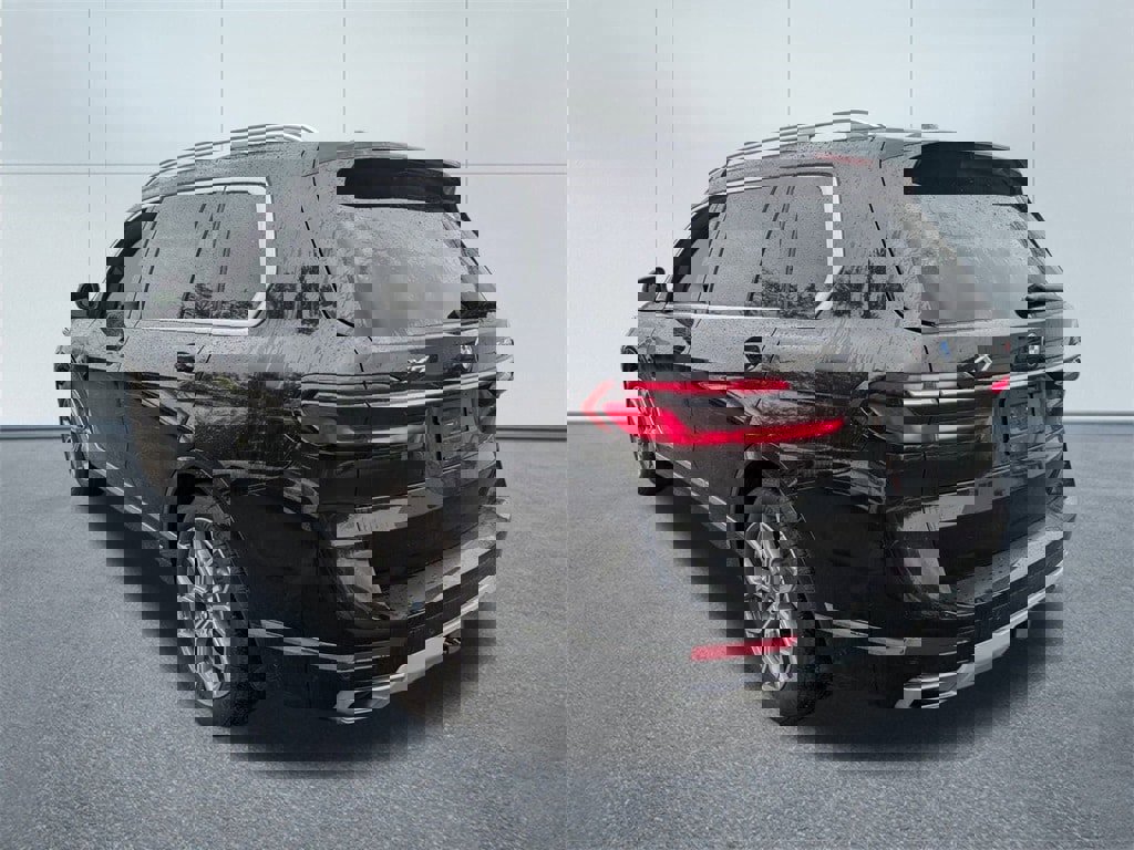 New 2025 BMW X7 xDrive40i w/ Premium Package image 5