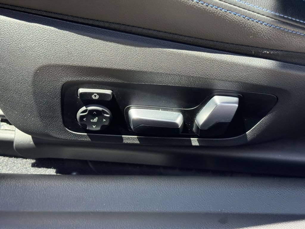 Used 2023 BMW M2 w/ Lighting Package RWD image 15