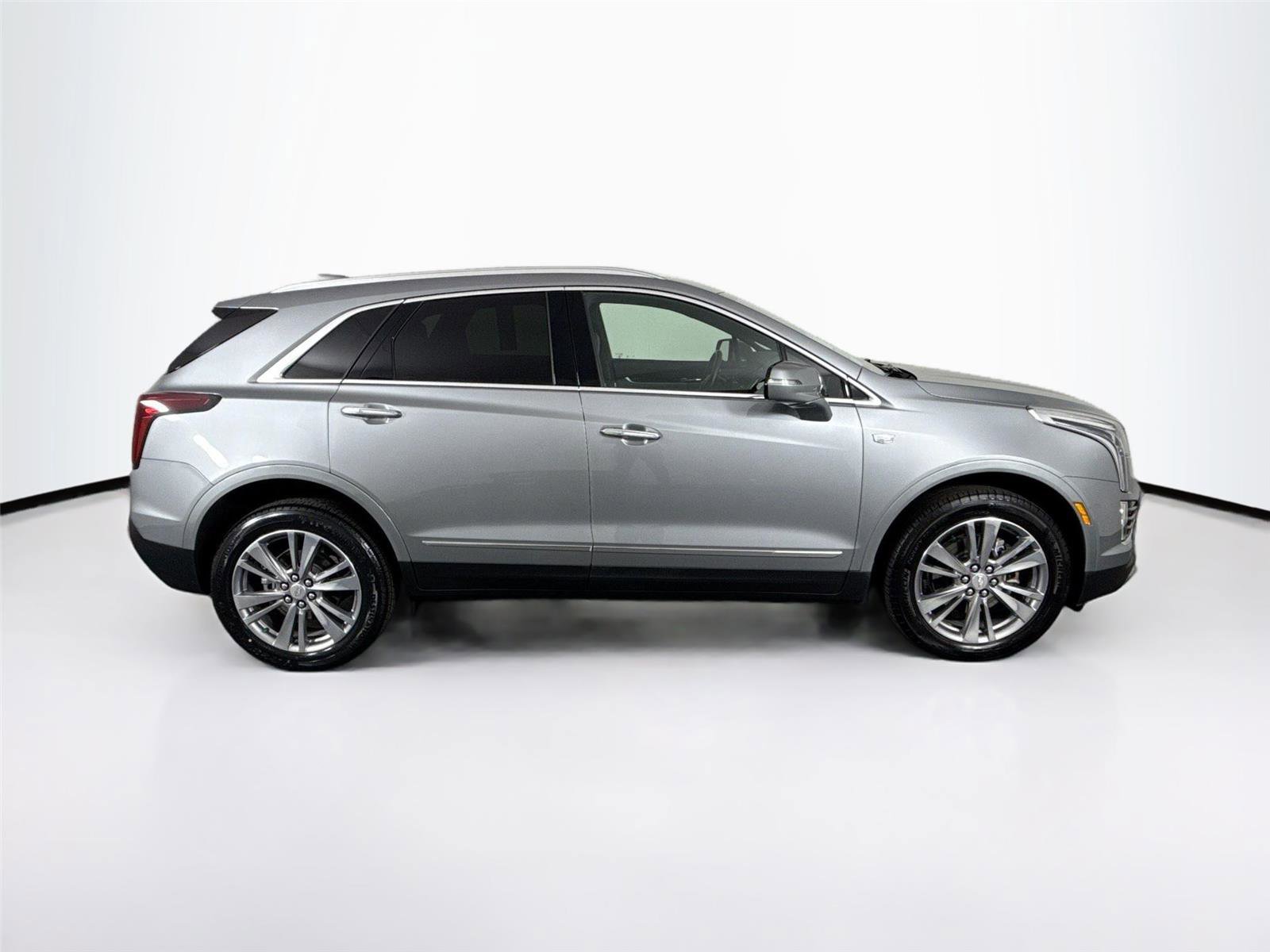 Used 2025 Cadillac XT5 Premium Luxury image 5