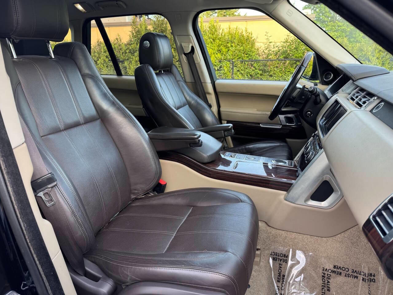 Used 2014 Land Rover Range Rover HSE image 17