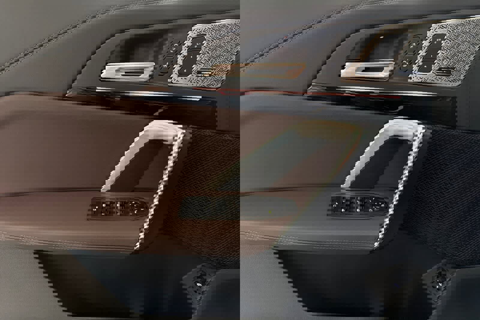 Used 2025 BMW X1 xDrive28i image 12