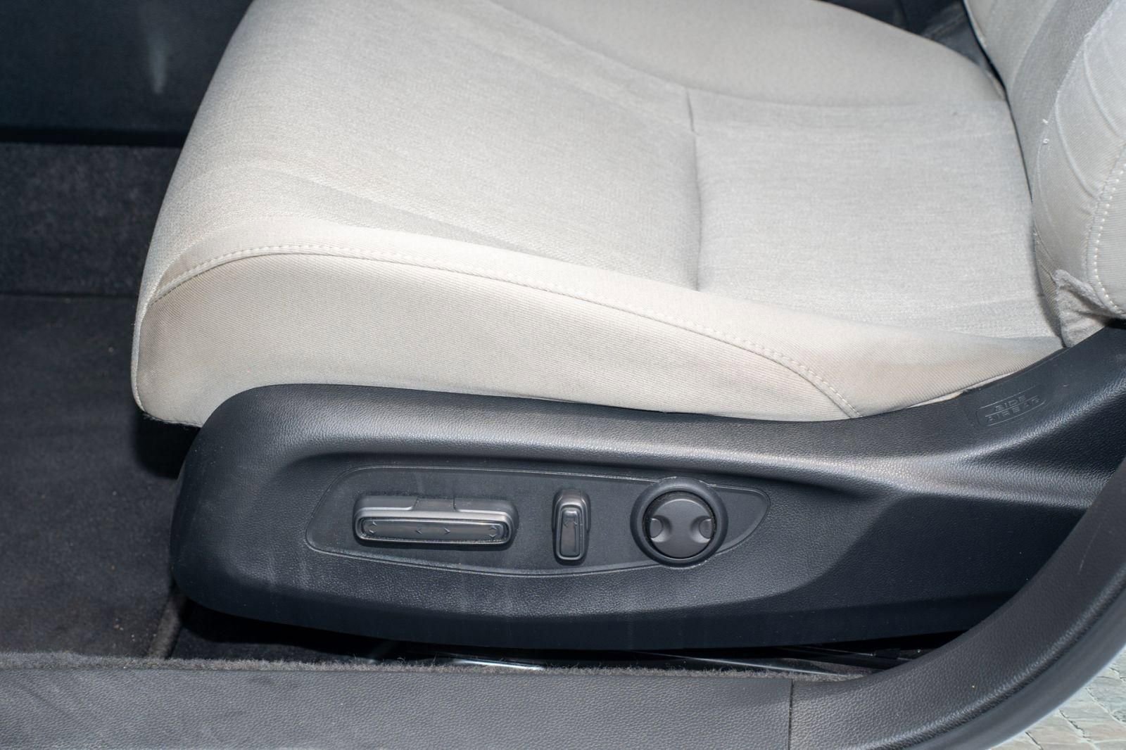 Certified 2023 Honda Accord EX image 30