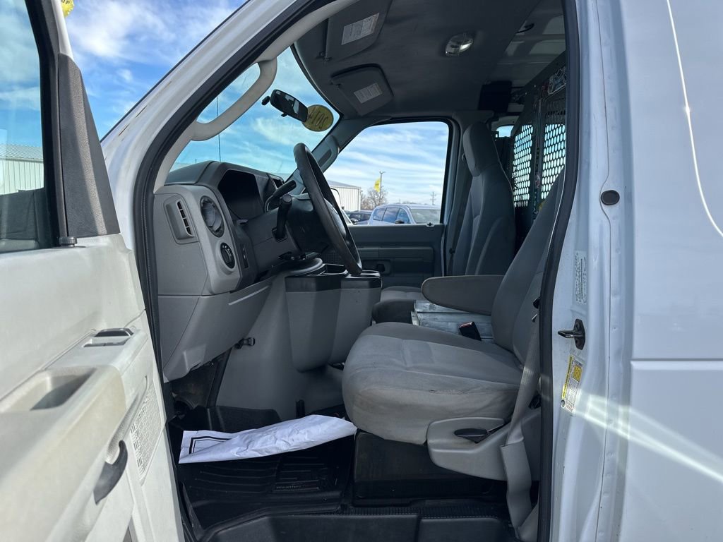 Used 2014 Ford E-250 and Econoline 250 w/ Power Group image 7