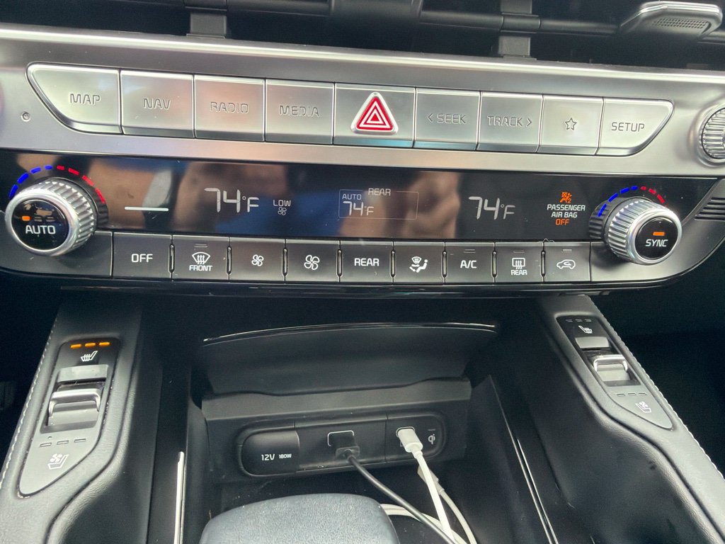 Certified 2024 Kia Telluride EX w/ EX Captain's Chair Package AWD/4WD image 20
